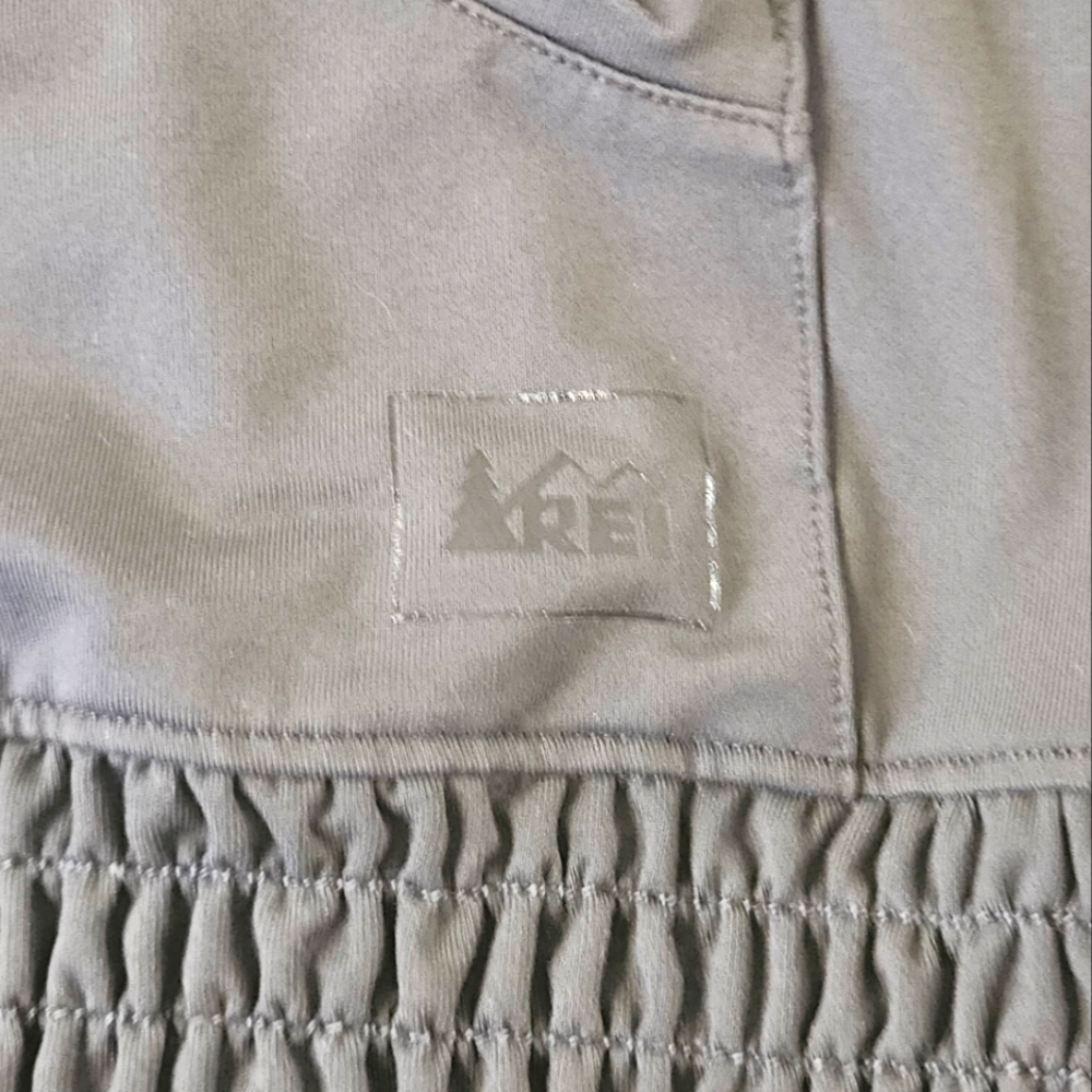 REI lightweight Jacket - Picture 3 of 6